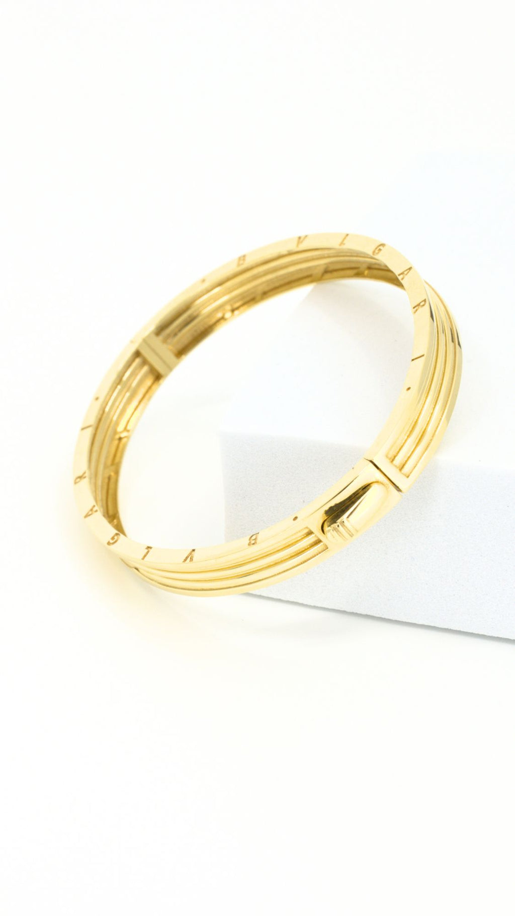 BLG Interlock Bangle Gold 19"