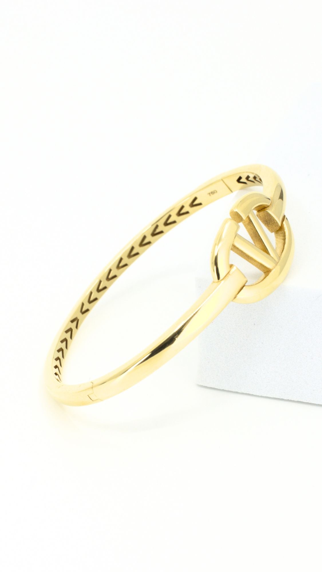V Bangle 16"