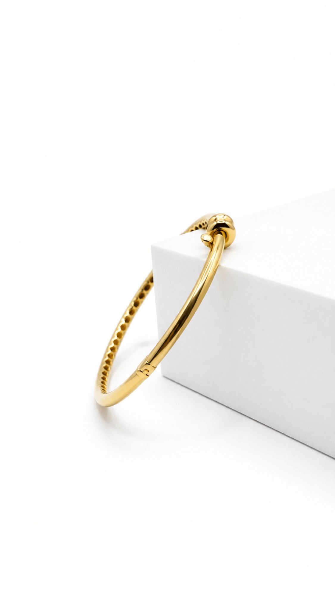 Serpenti Knot Bangle 17"
