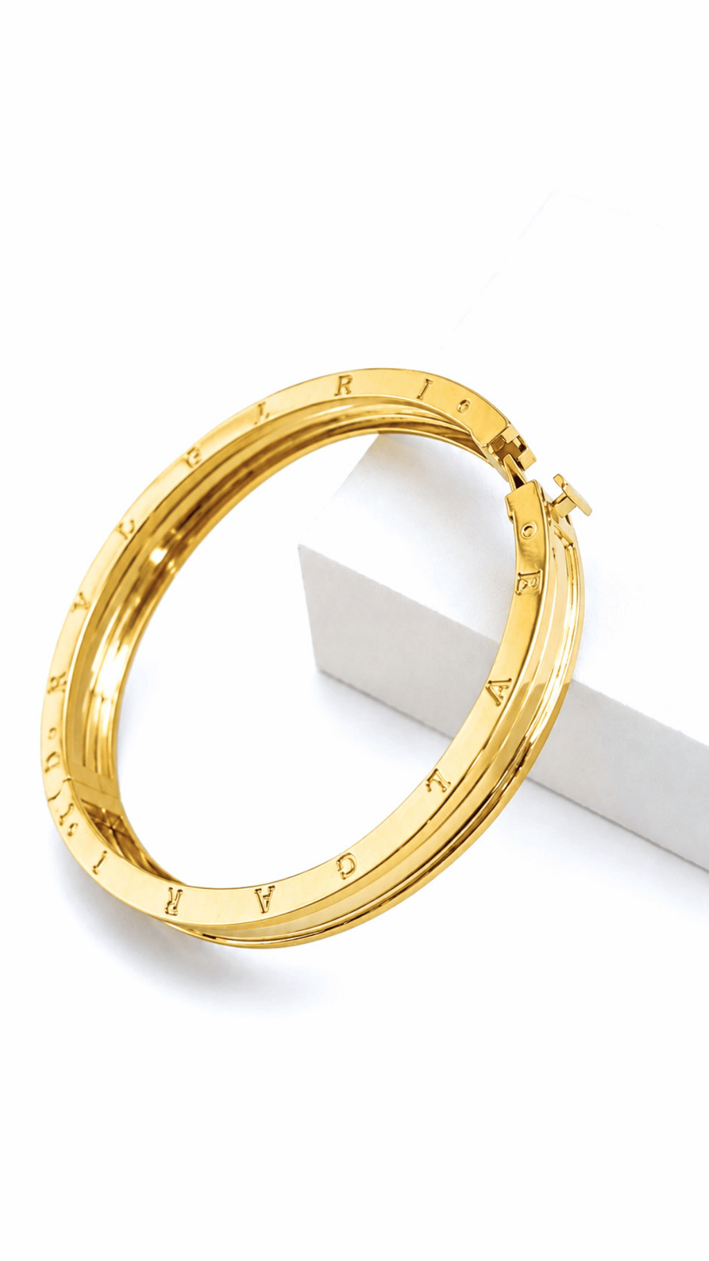 BLG Interlock Bangle Gold - Size 19