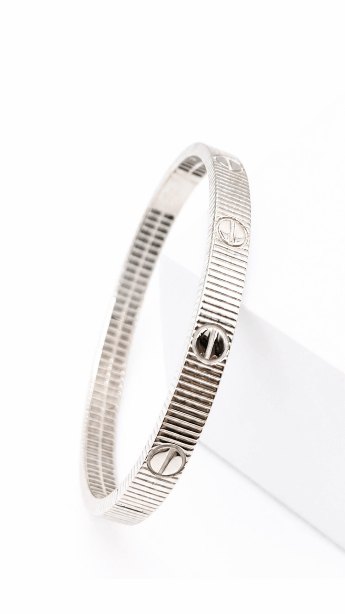 Love Unlimited Bangle White Gold 16"