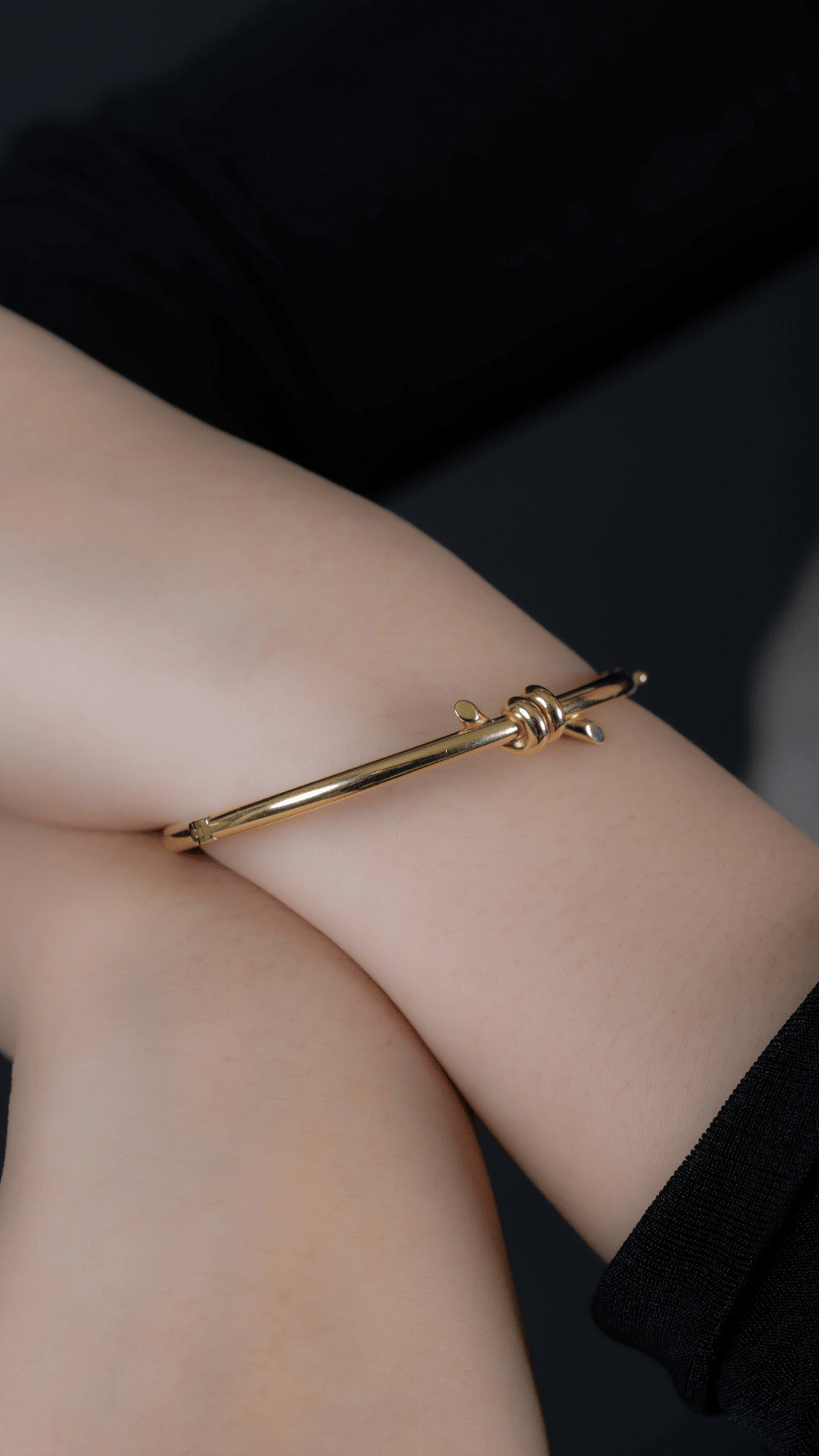Serpenti Knot Bangle - Size 16
