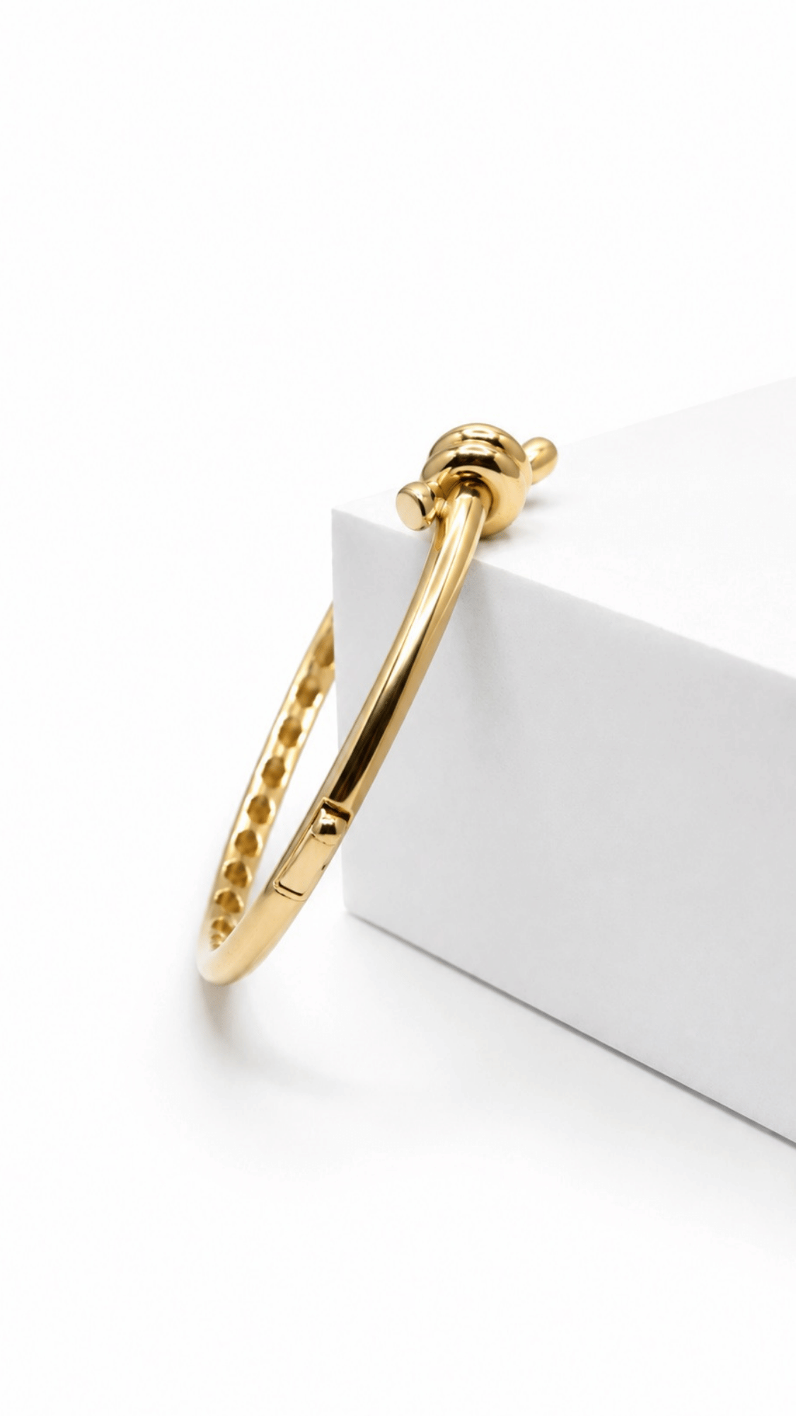 Serpenti Knot Bangle 18"