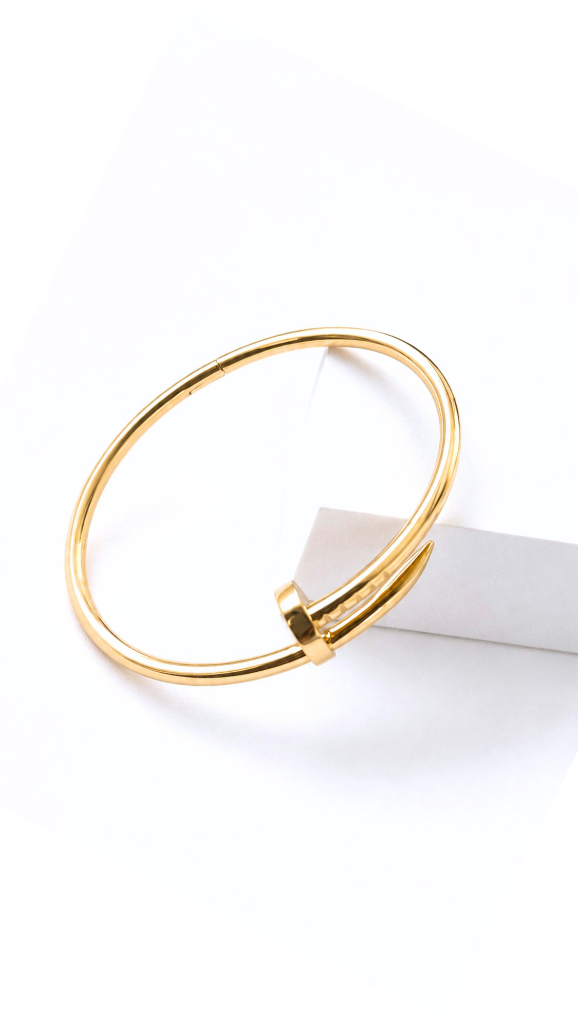 Nail Bangle 16"