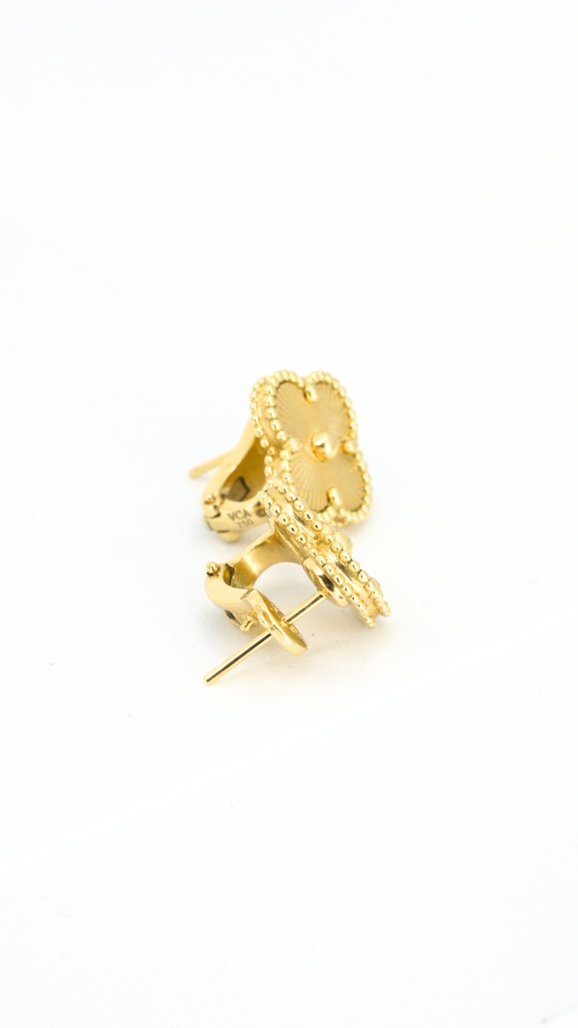 VAA Earrings Clip-Type Lock