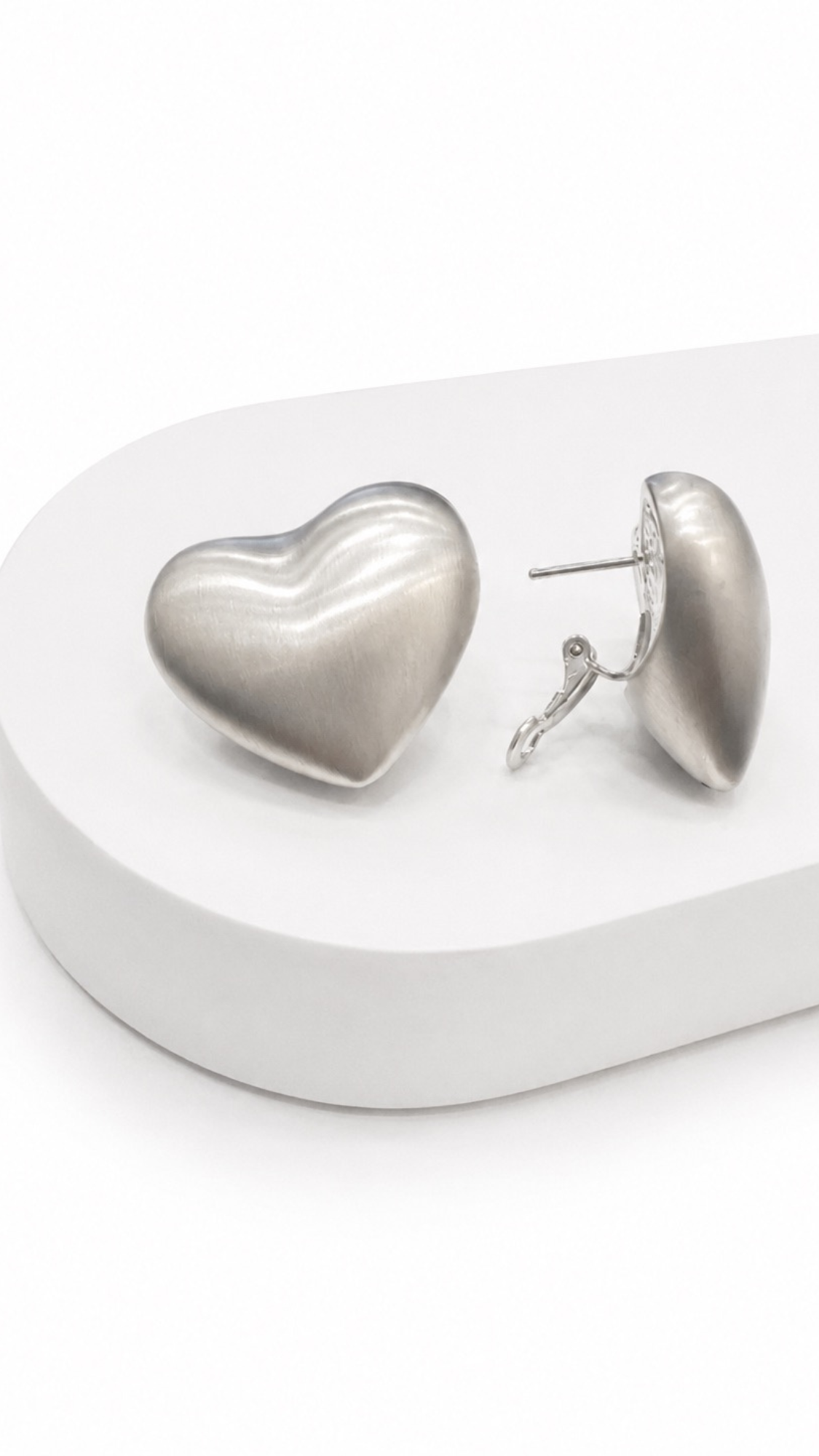 Pop Heart Earrings White Gold Matte