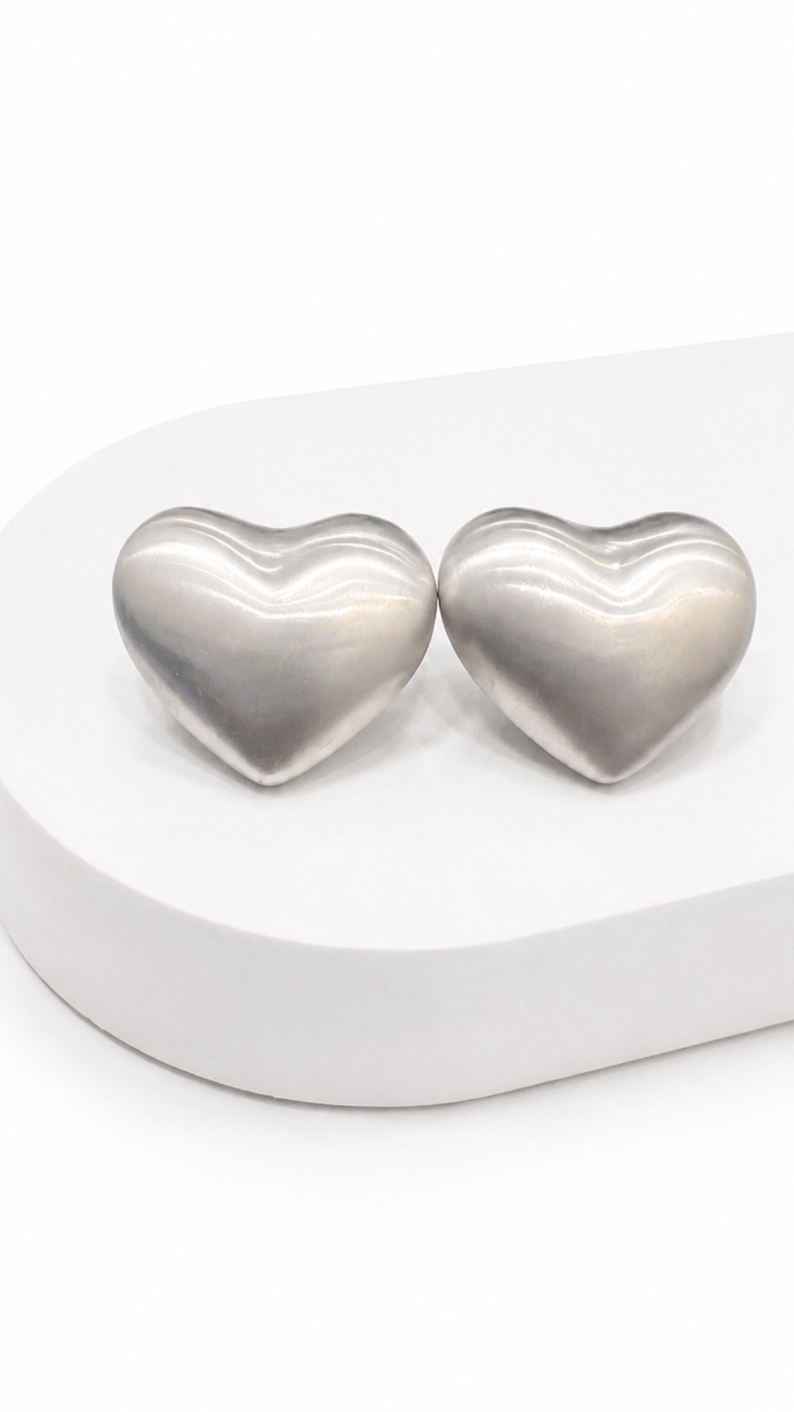 Pop Heart Earrings White Gold Matte