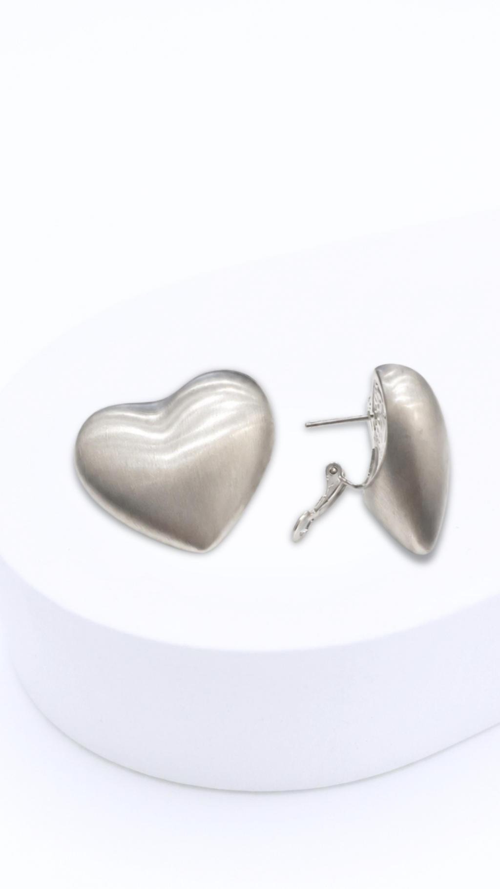 Pop Heart Clip-Type Earrings Matte White Gold
