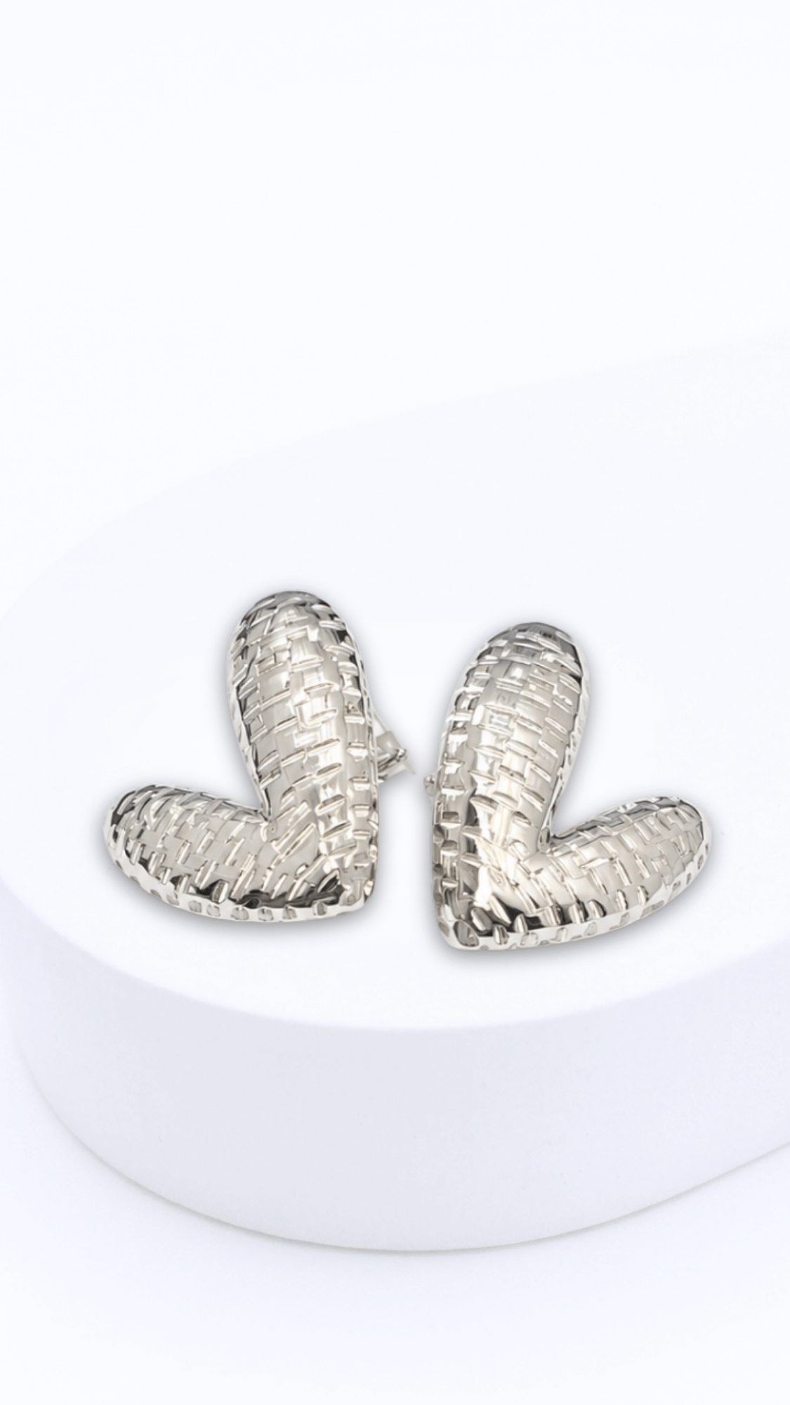 Woven Heart Electroform Clip-Type Earrings White Gold