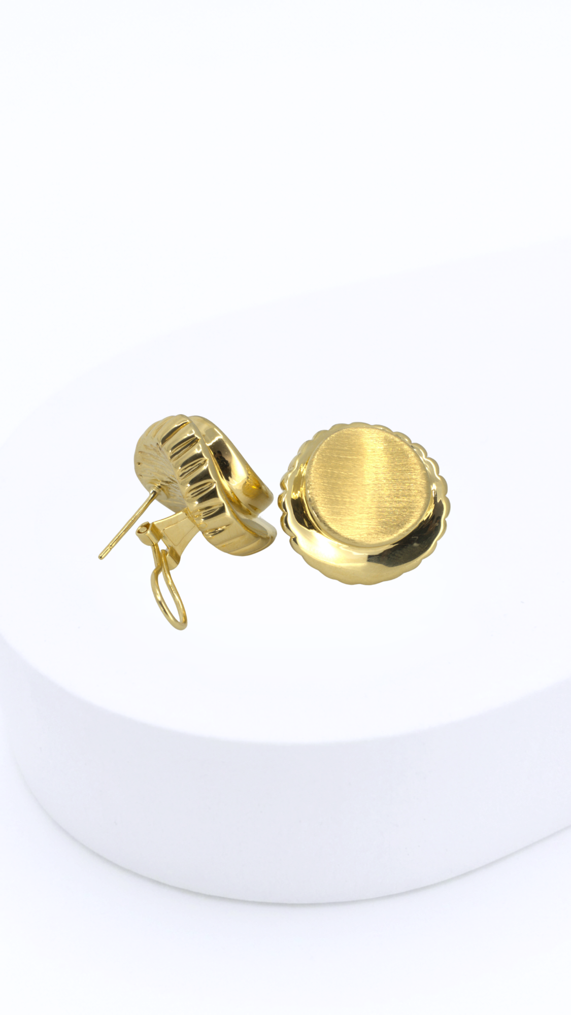 Vintage Scallop Disc Earrings
