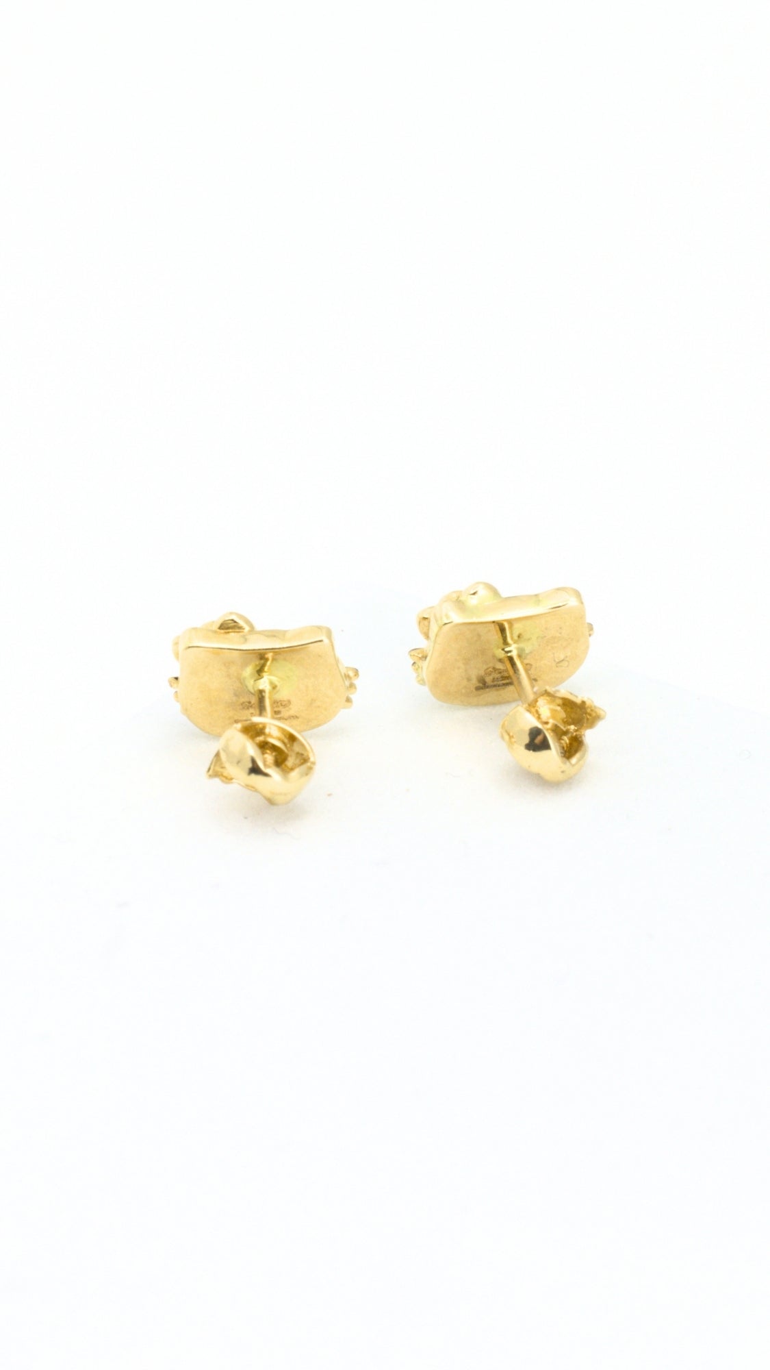 HKY Face With Bow Stud Earrings