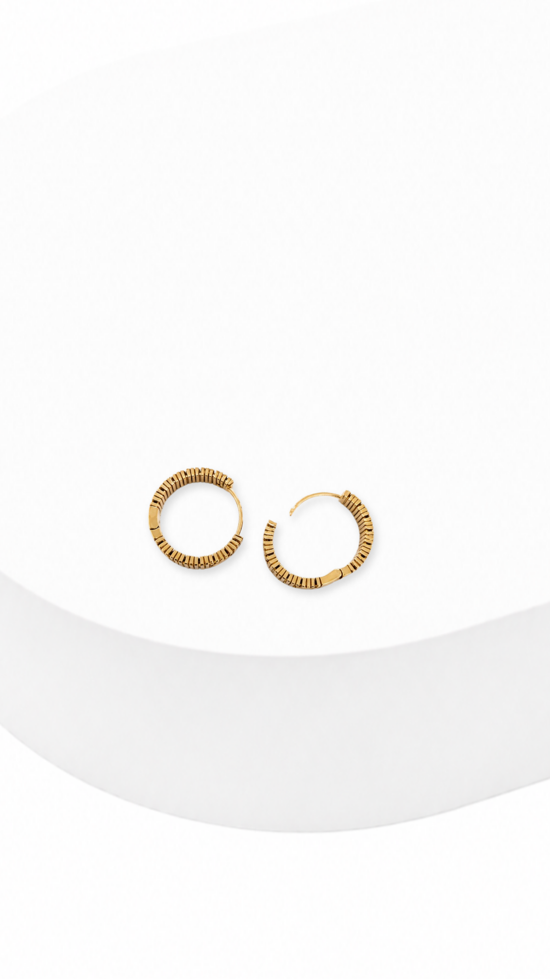 Love Unlimited Clip-Type Earrings - Thin
