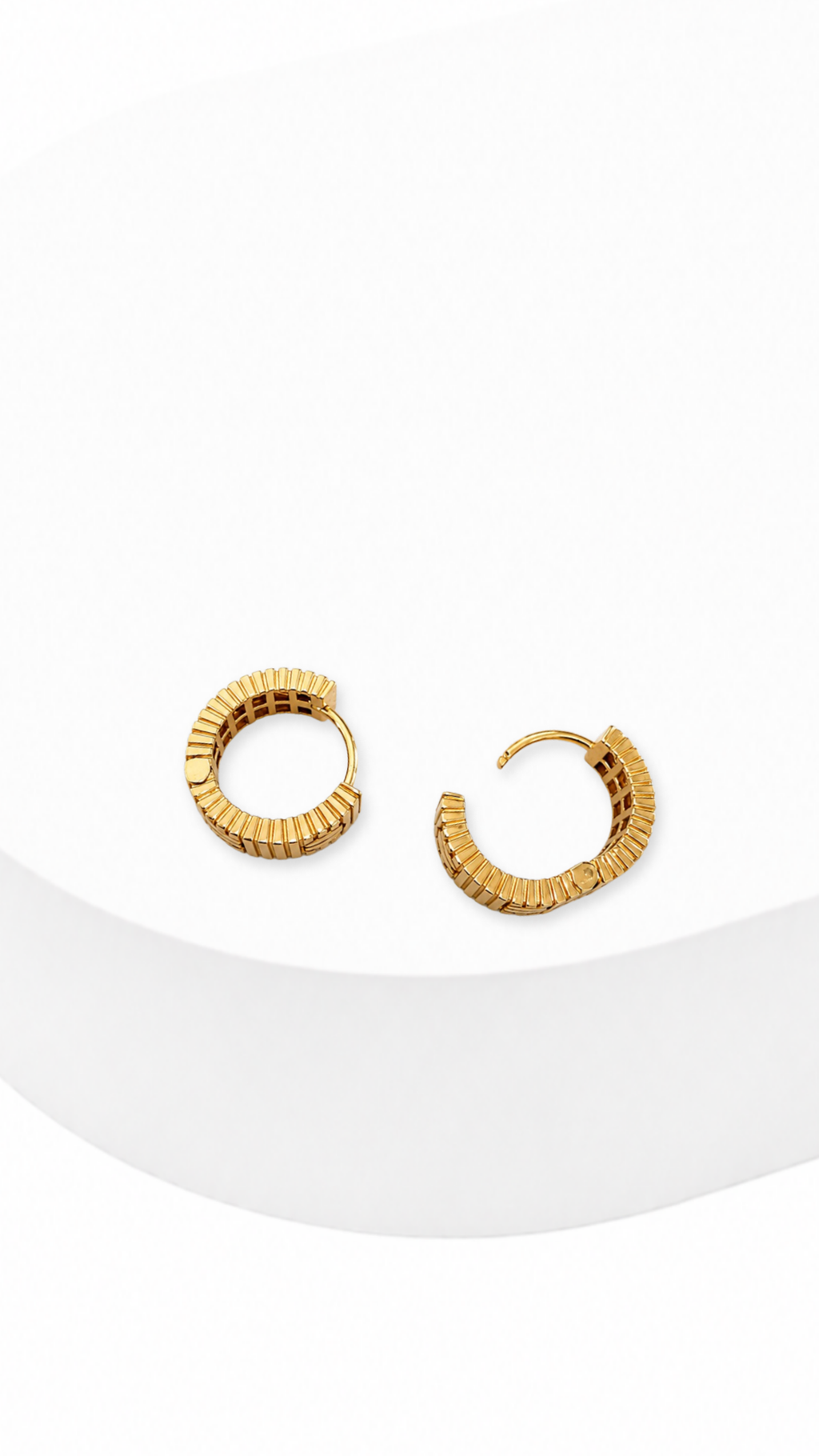 Love Unlimited Clip-Type Earrings - L Thick