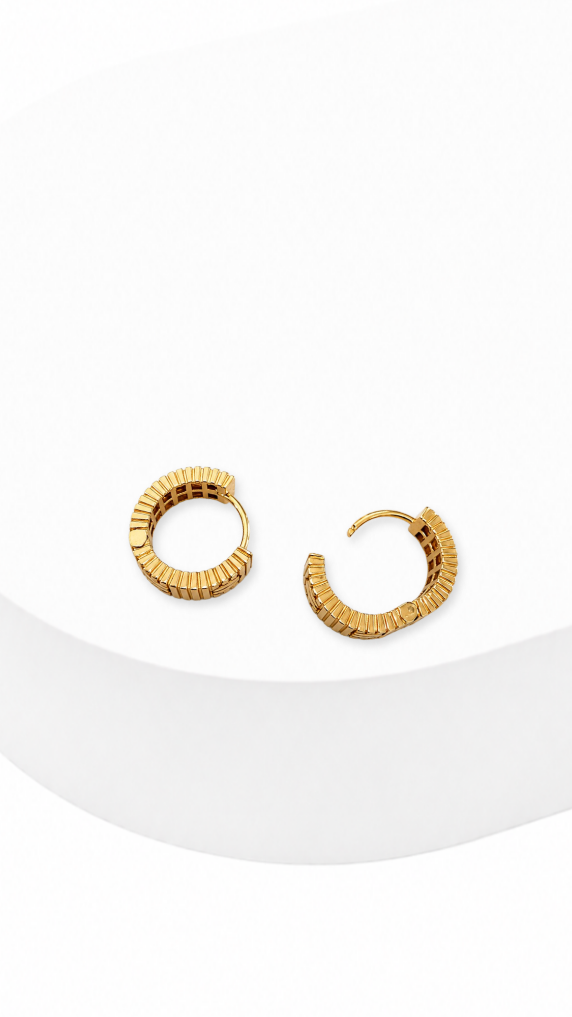 Love Unlimited Clip-Type Earrings - L Thick
