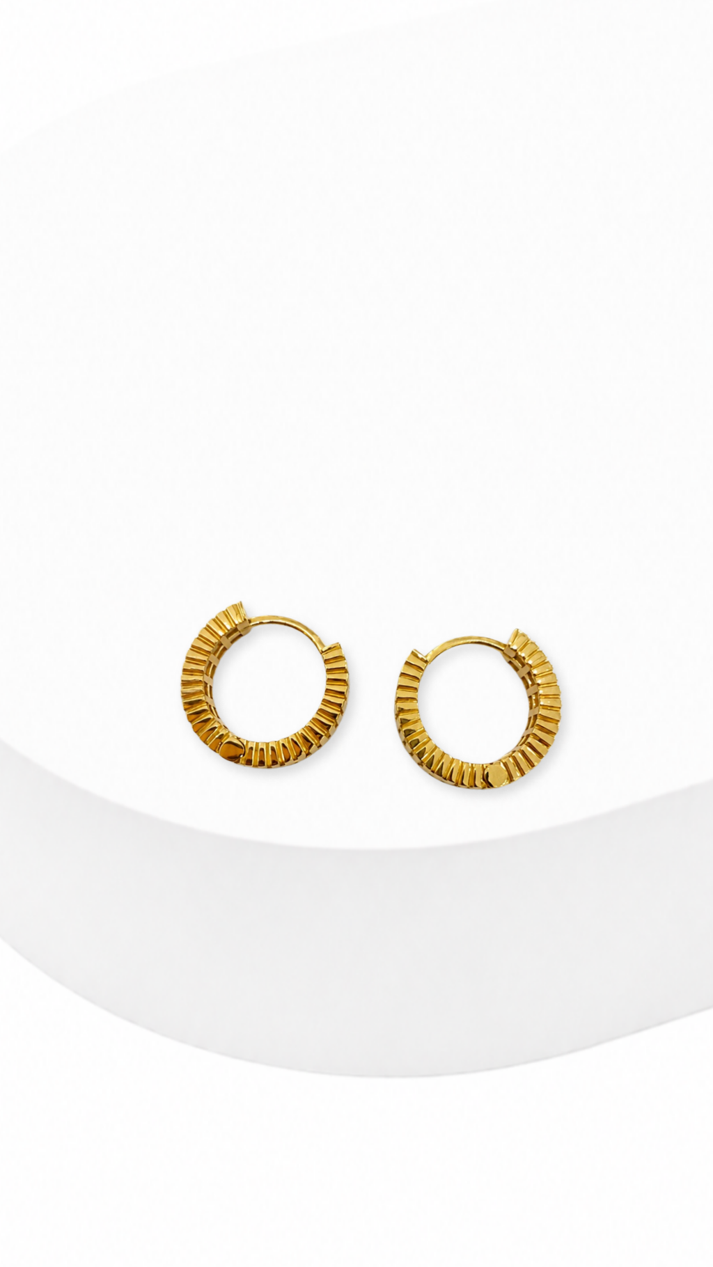 Love Unlimited Clip-Type Earrings - L Thick