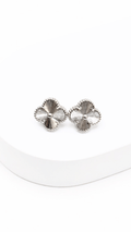 Four-Leaf Clover Earrings Clip-Type White Gold 15mm