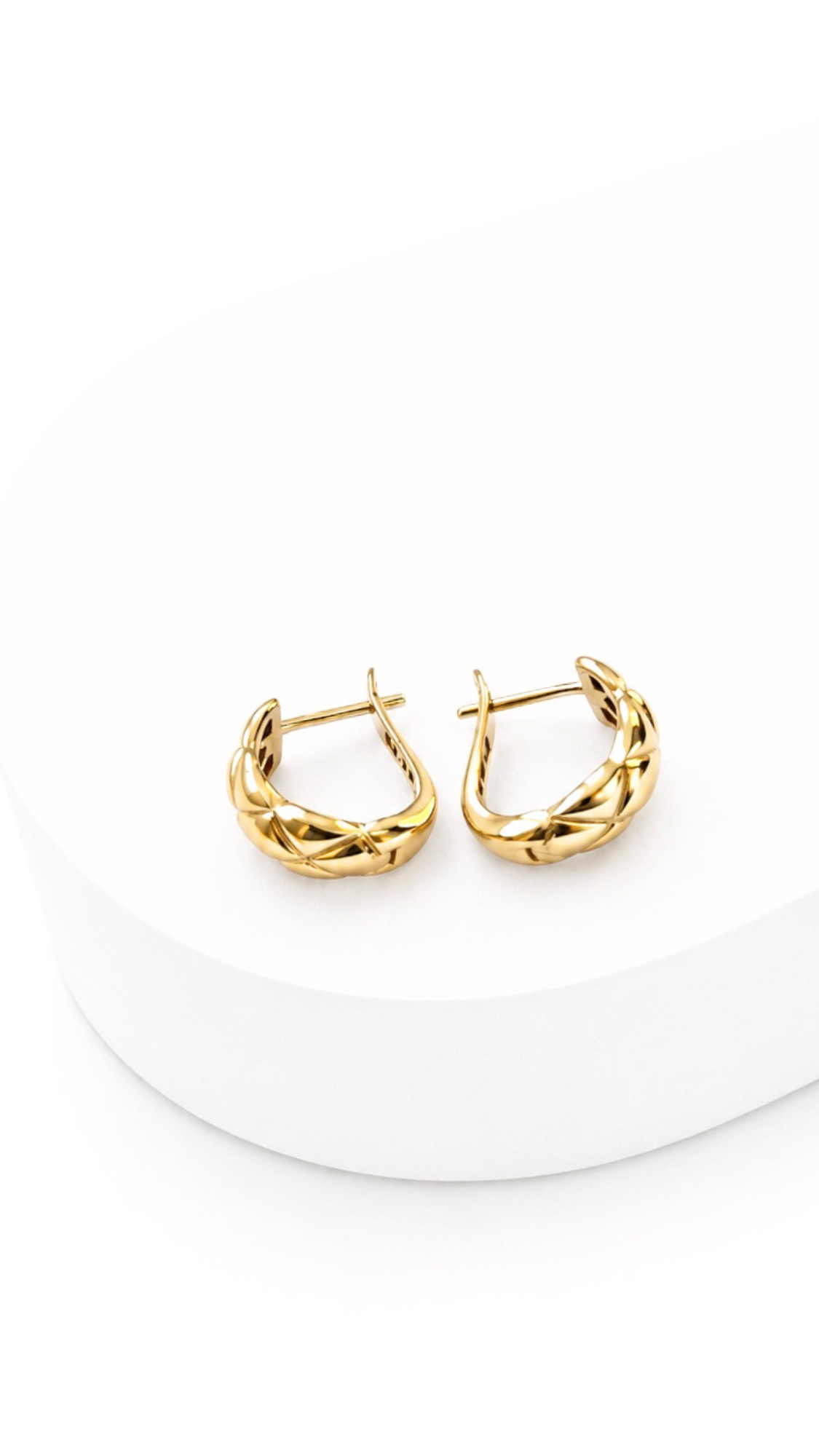 Quilted Crescent Earrings Clip-Type