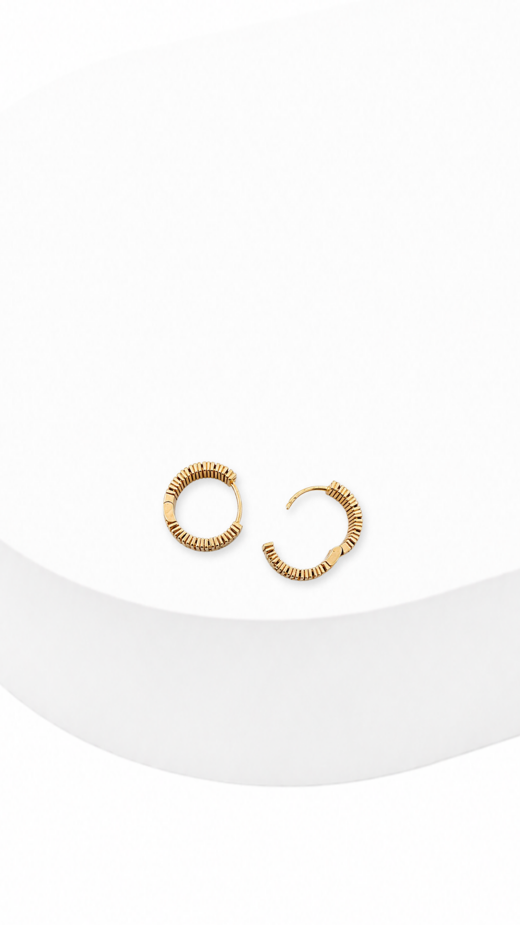 Love Unlimited Clip-Type Earrings - S Thick