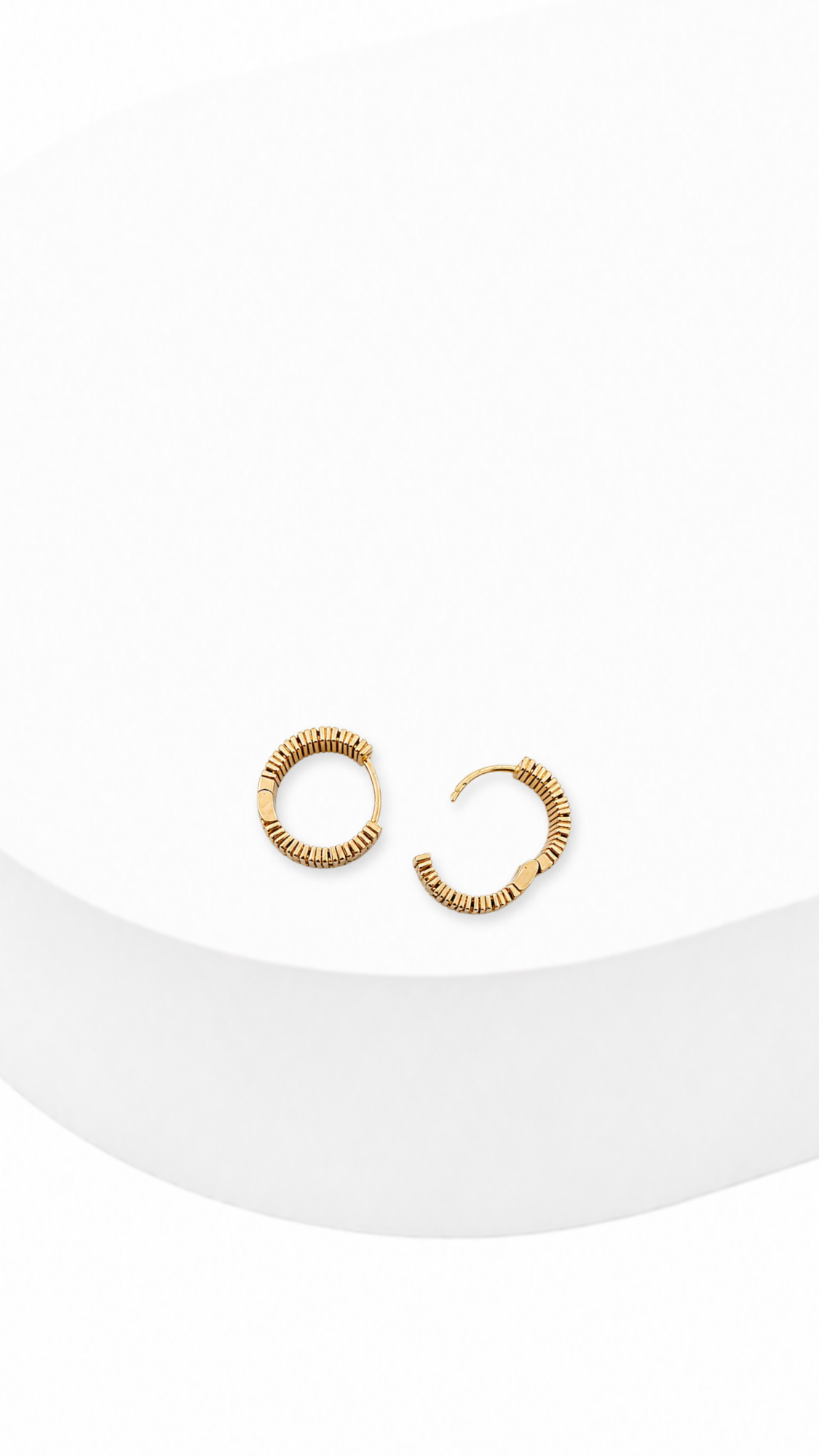 Love Unlimited Clip-Type Earrings - S Thick