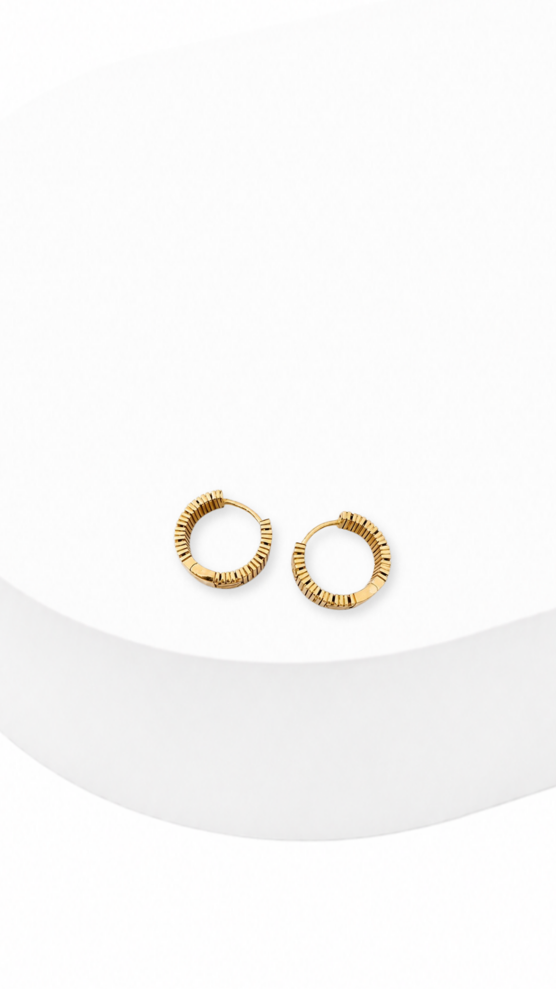 Love Unlimited Clip-Type Earrings - S Thick