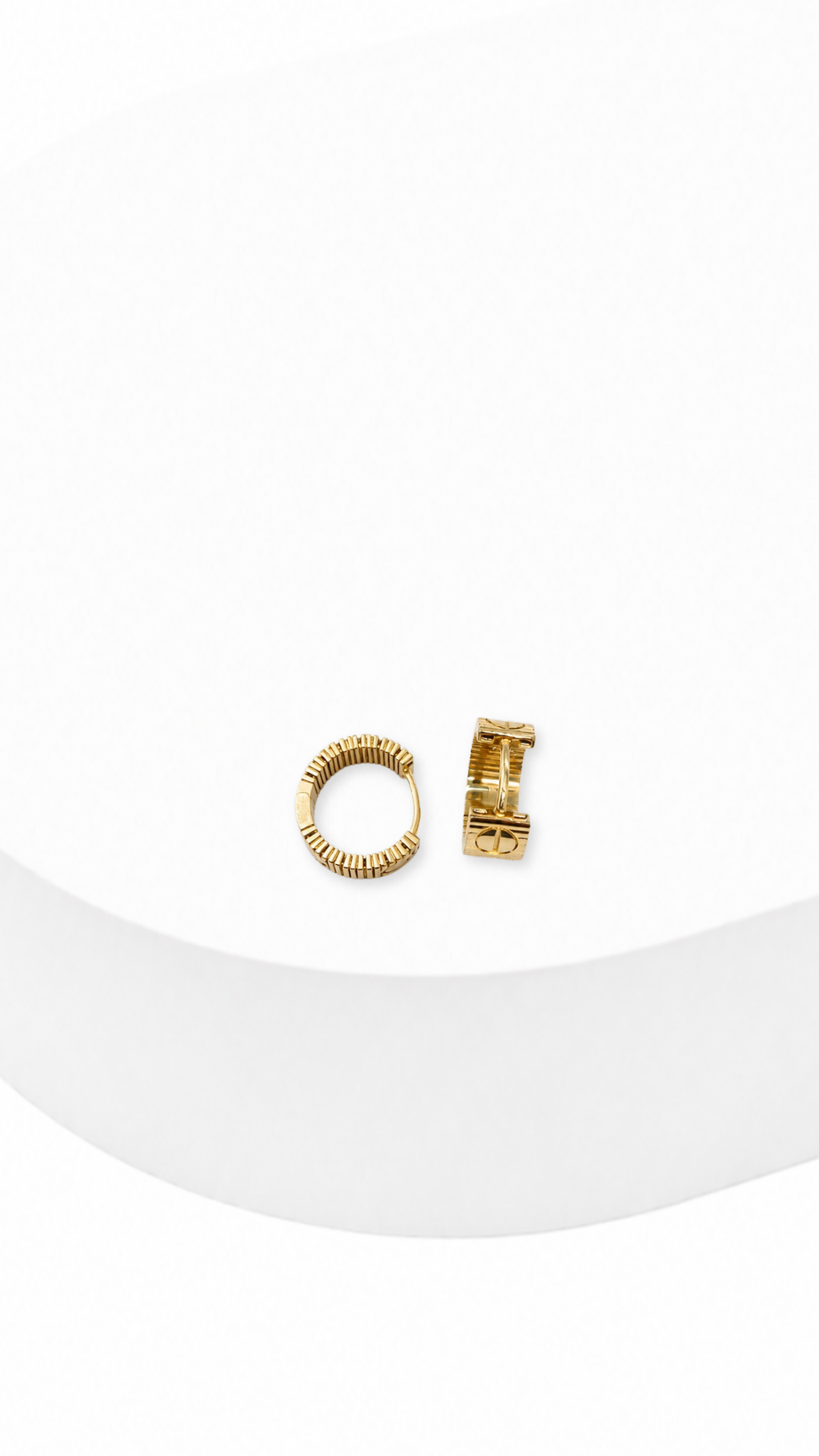 Love Unlimited Clip-Type Earrings - S Thick