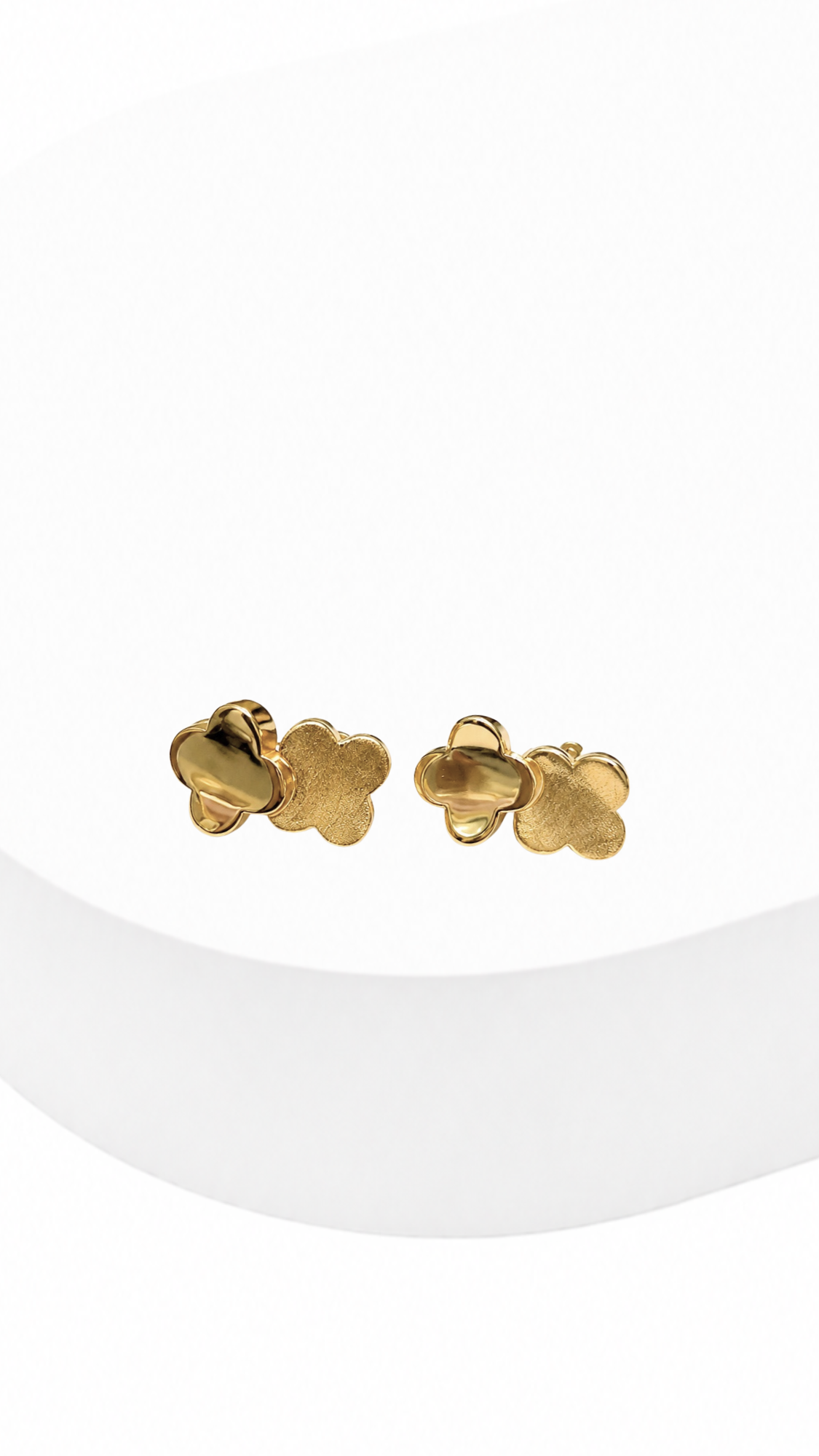 Flower Grace Matte & Glossy Clip Type Earrings