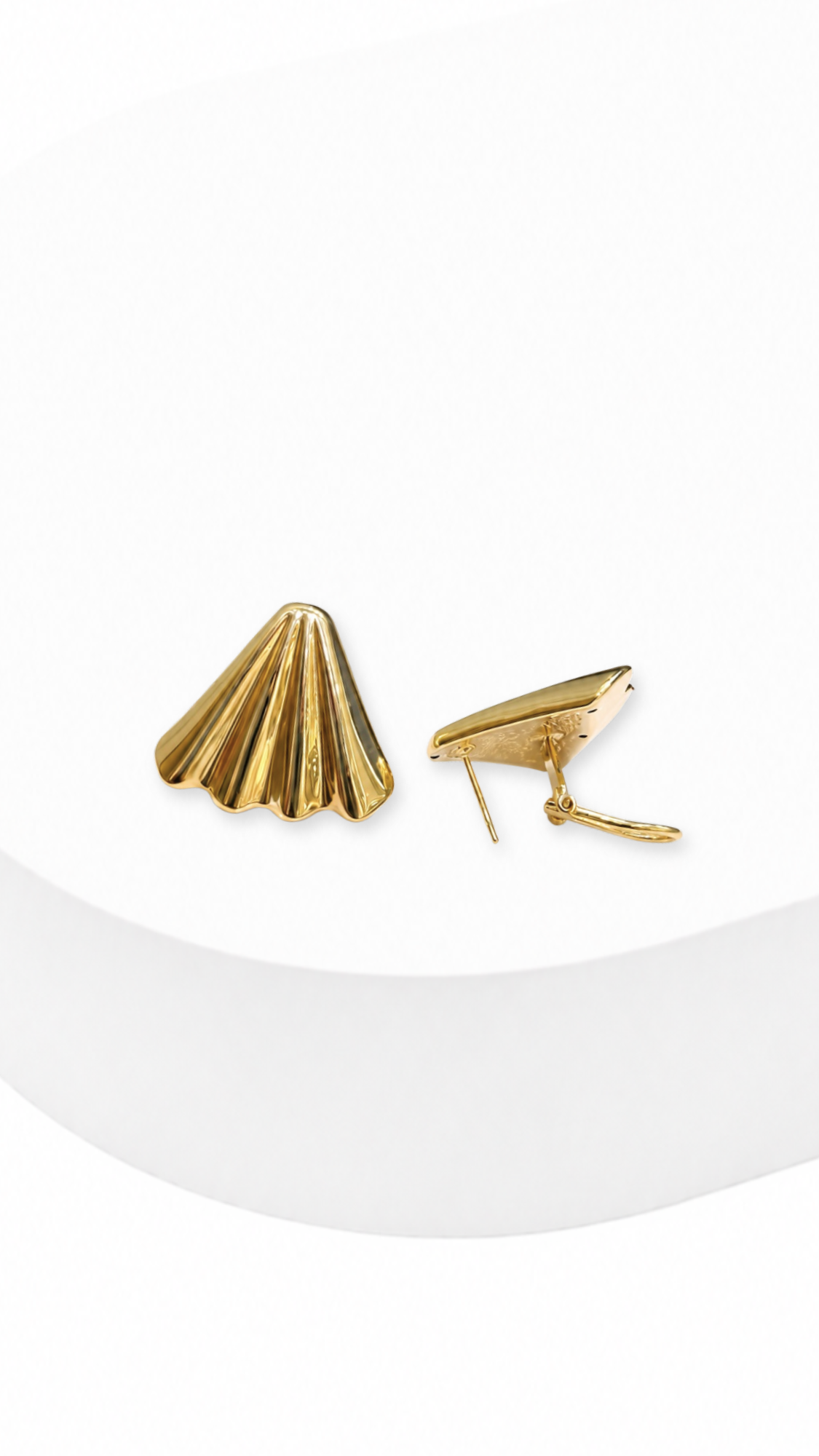 Gilded Shell Clip-Type Earrings