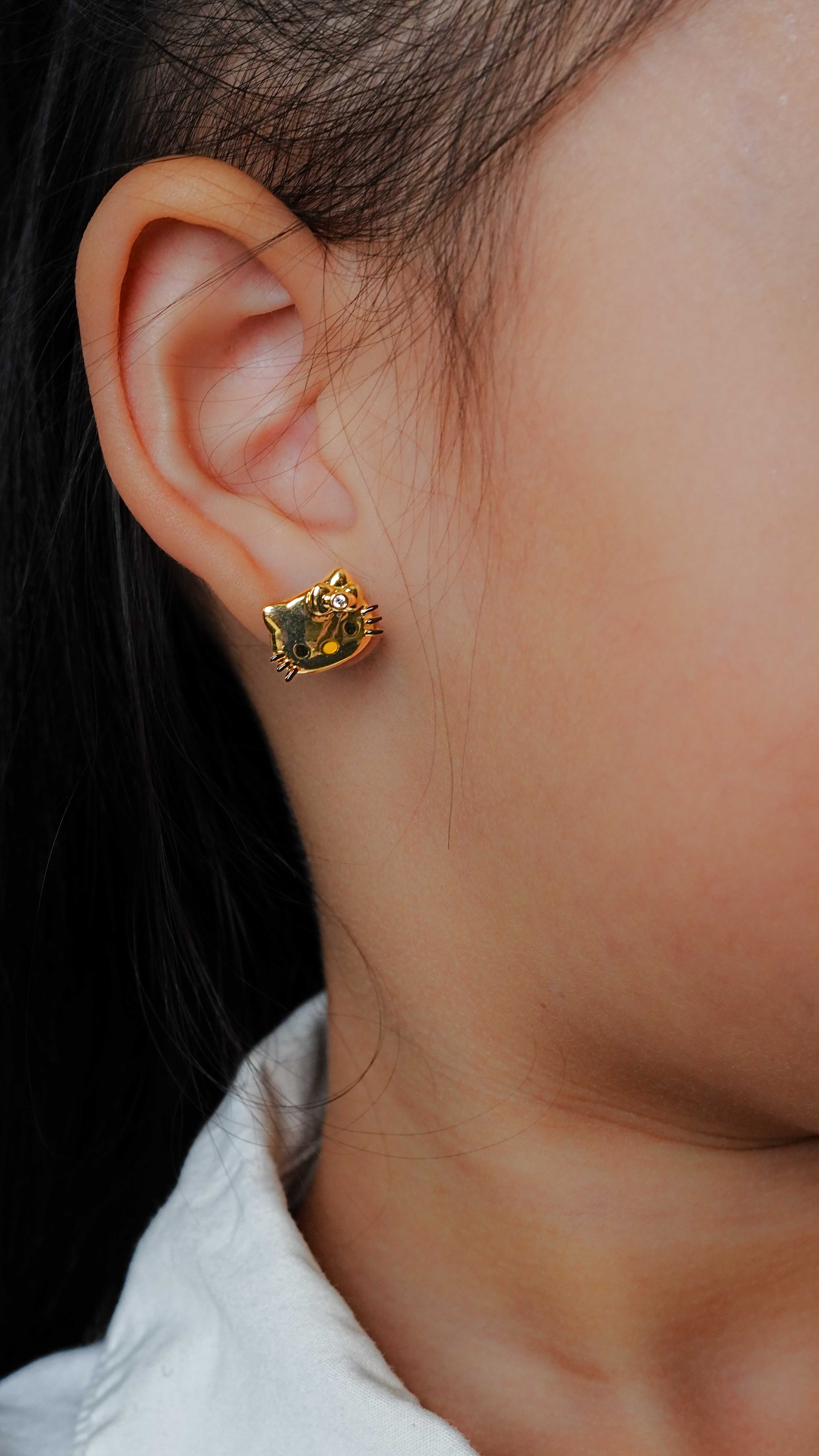 HKY Face Girls Stud Earrings With Stone