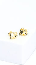 Gold cat face-shaped stud earrings for girls