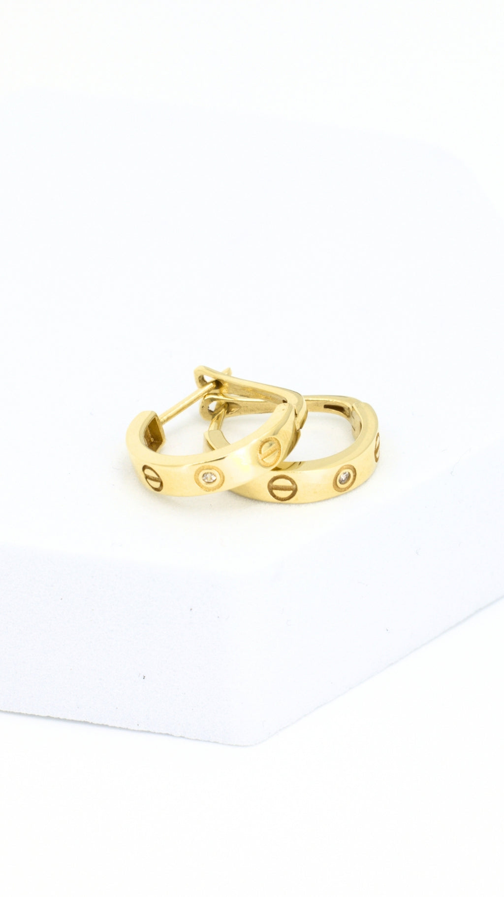 Love Hoop Earrings Clip-Type Lock With Stone Details