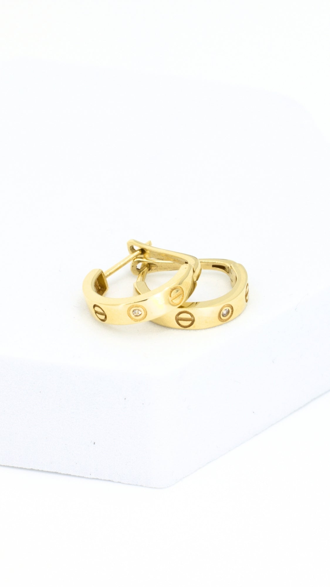 Love Hoop Earrings Clip-Type Lock With Stone Details