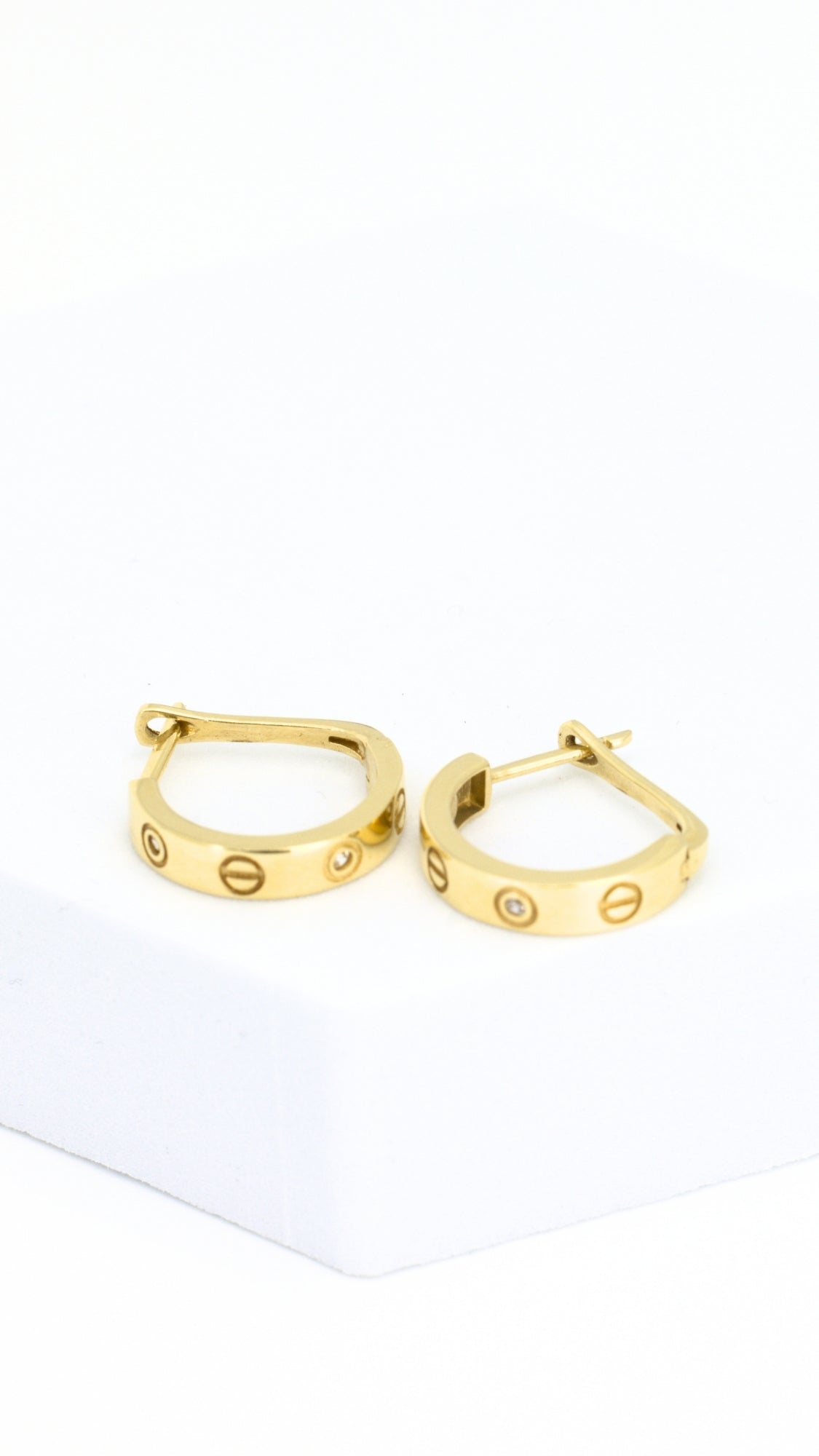 Love Hoop Earrings Clip-Type Lock With Stone Details