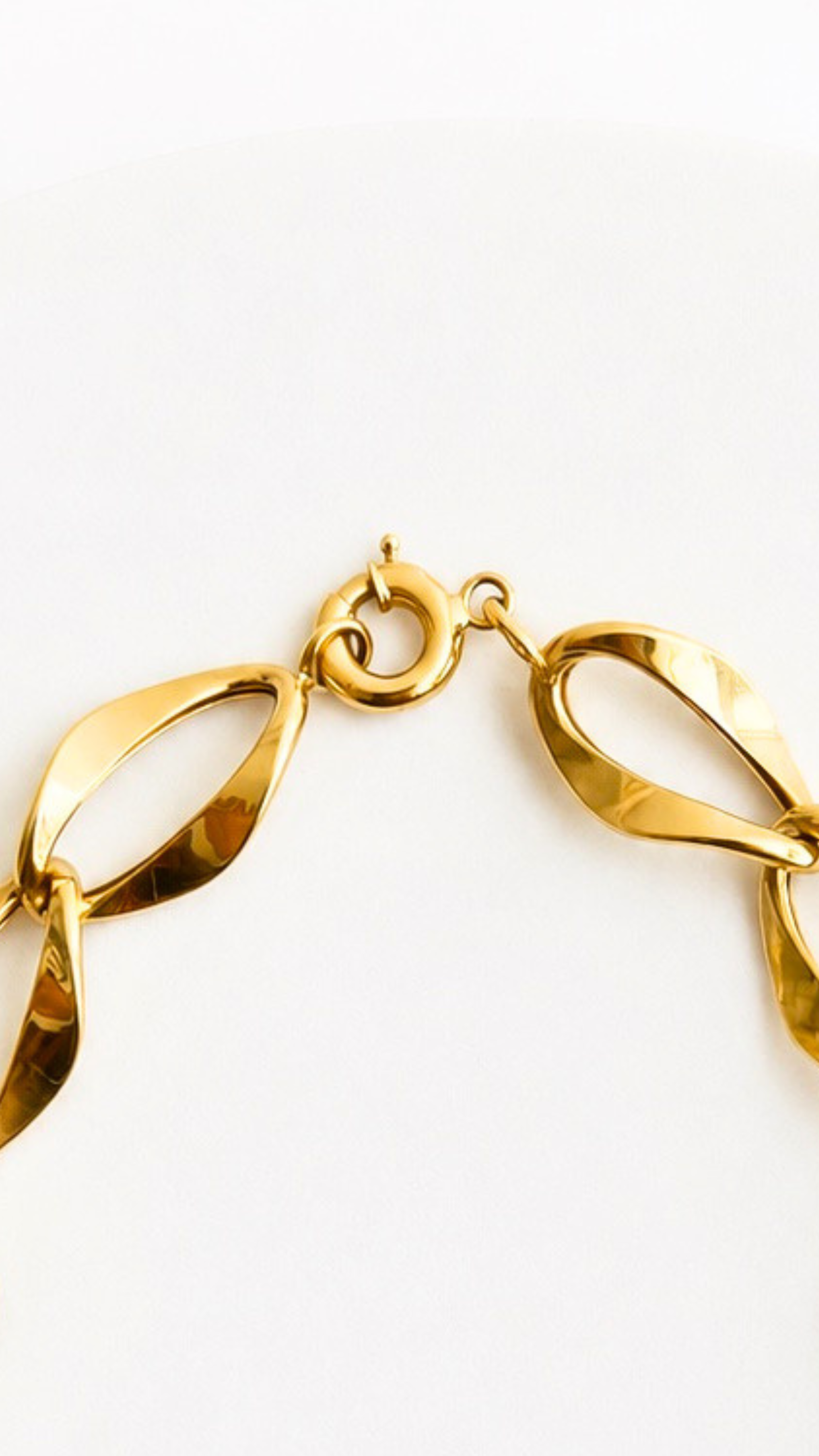 Twisted Oval Link Statement Necklace 18"