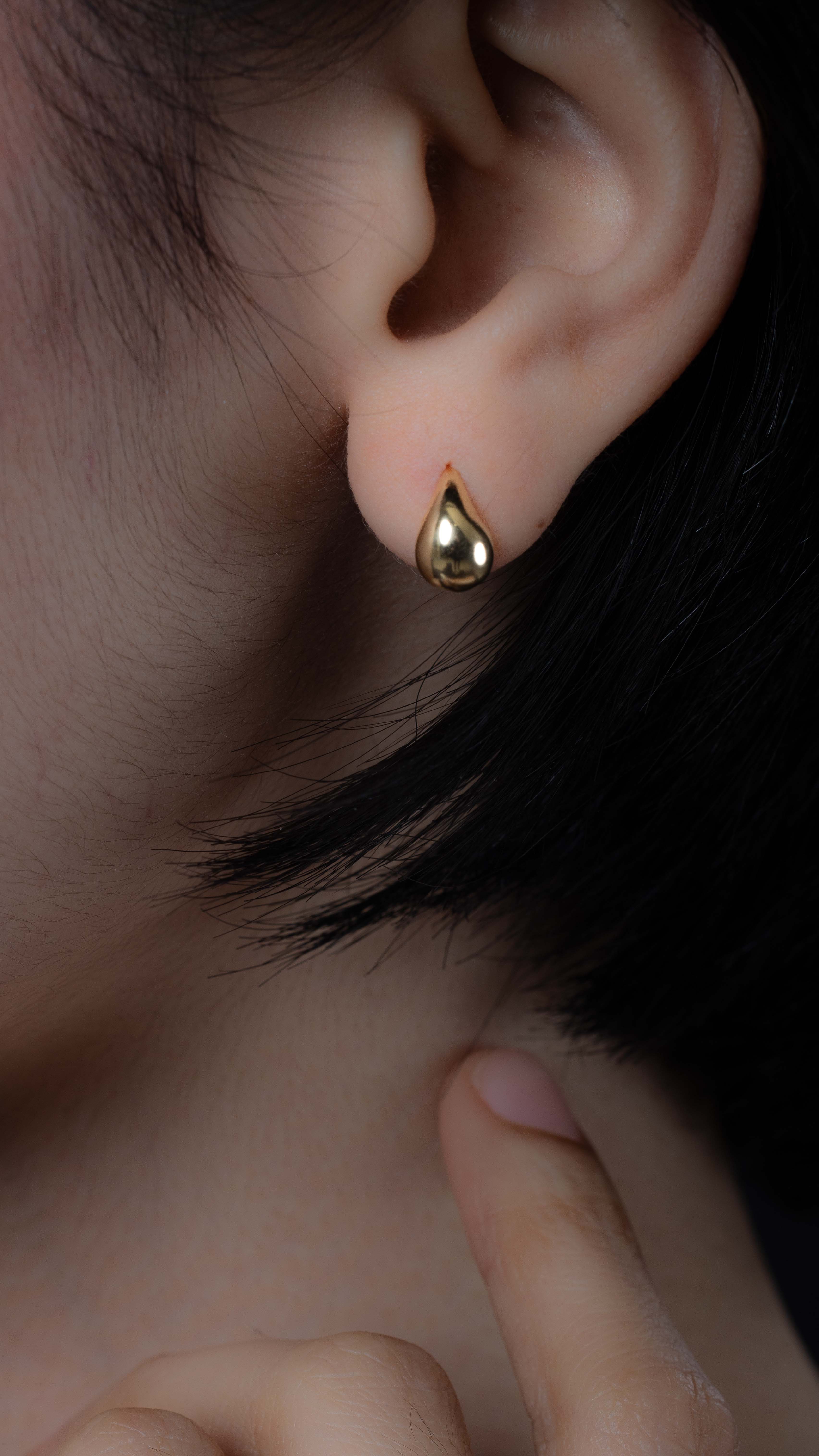 Teardrops Stud Earrings