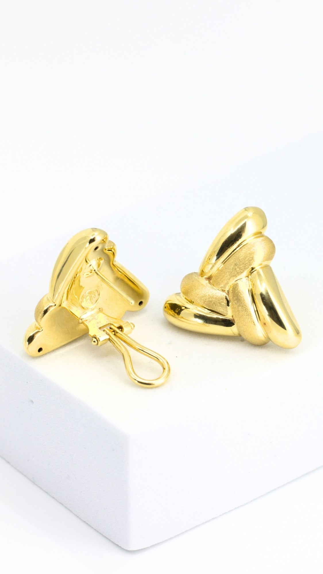 Triangle Matte and Glossy Weave Earrings Clip-Type