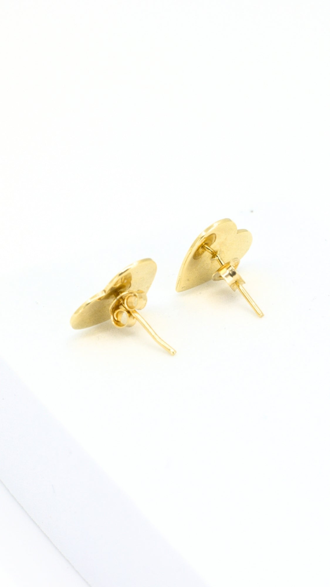 TFY Flat Heart Stud Earrings