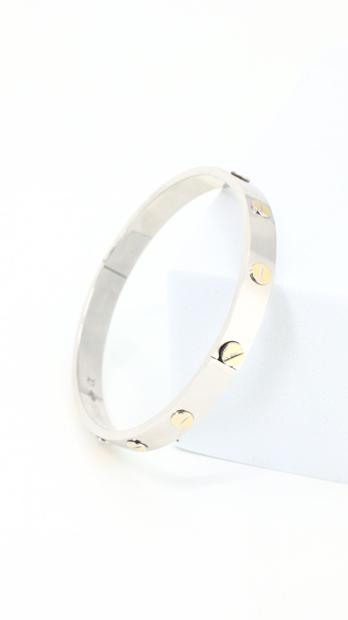 Love Bangle Embossed White Gold 18"